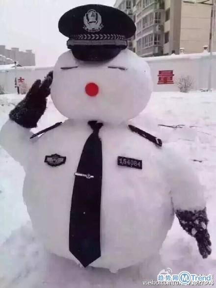 警察你好，警察我冷