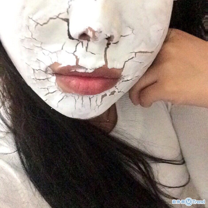 姑娘 你用的是石膏面膜吗