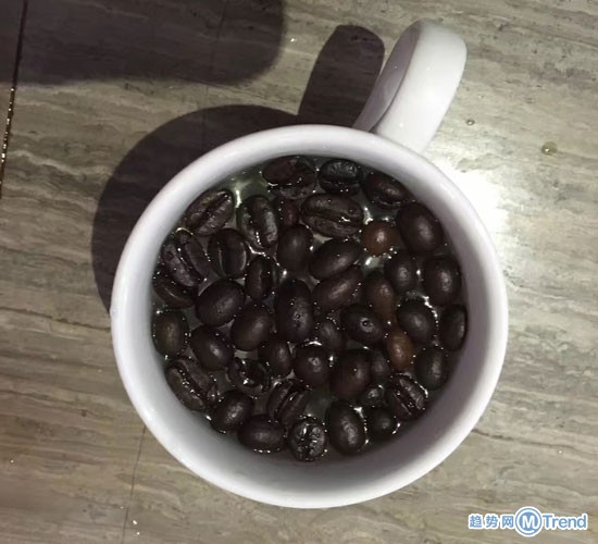 这咖啡味道怪怪的