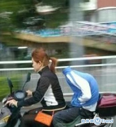 这位乘客是怎么了